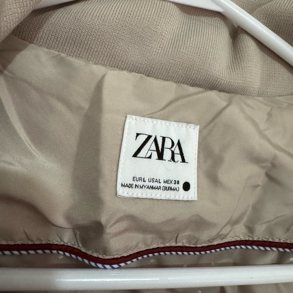 Elegant and fine jacket, ZARA  Cream Puffer with Cropped Fit. NEW WITHOUT TAG. - Picture 10 of 14